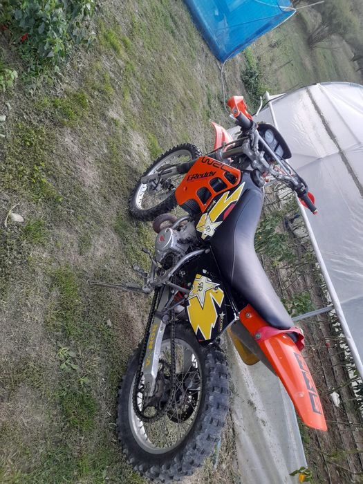 Vând Honda 180cc