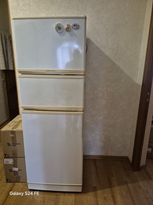 Продам холодильник