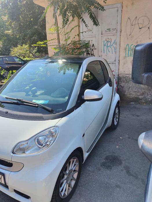 Vând Smart fortwoo MHD 1.0 benzina