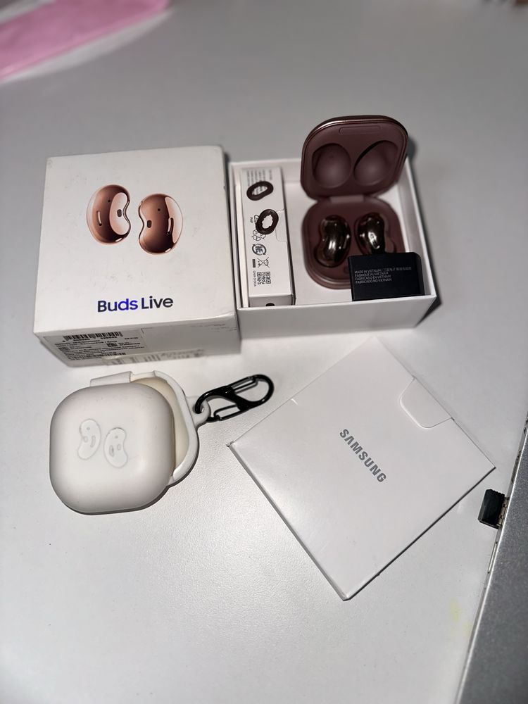 Продаю Samsung Galaxy Buds Live