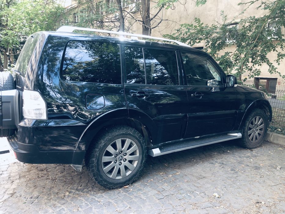 Portiera dreapta fata Mitsubishi Pajero 2011