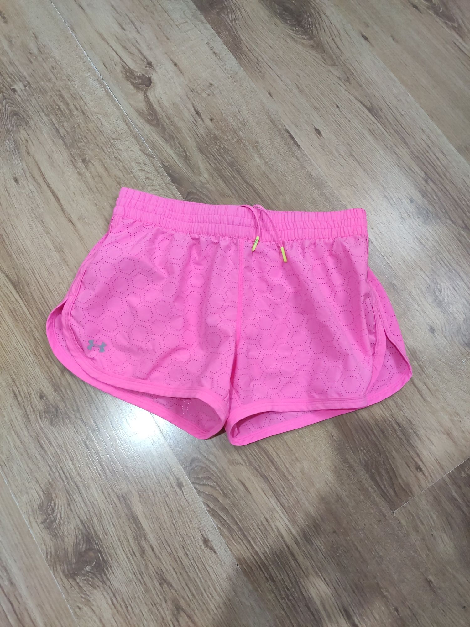 Pantaloni scurți de damă Under Armour mărimea S