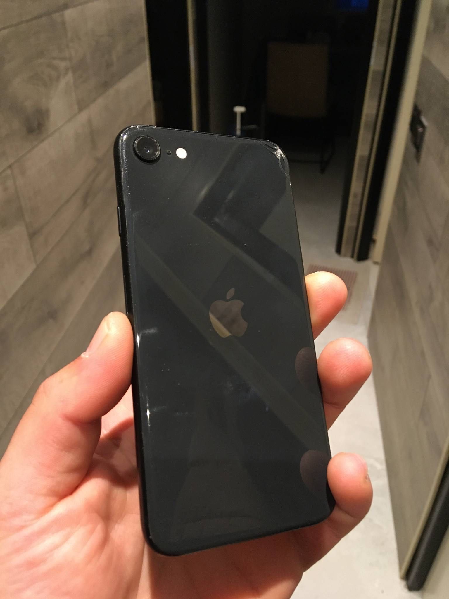 Iphone SE 2020 64gb Сменена Батерия