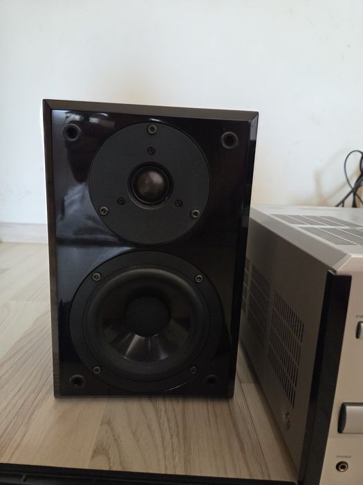 Sistem Audio Yamaha Natural Sound CRX-E150 cu 2 Boxe NX-E300 Studio.