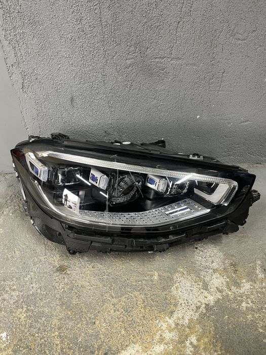 Mercedes w223 digital light десен фар