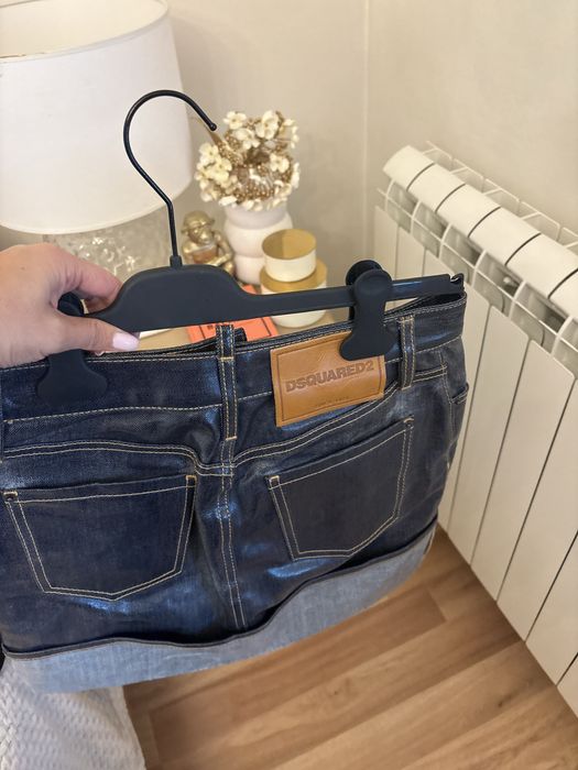 Оригинална дамска пола Dsquared,отлично състояние