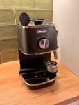 DeLonghi Distinta ECI341BK, 15 бара, 1100W