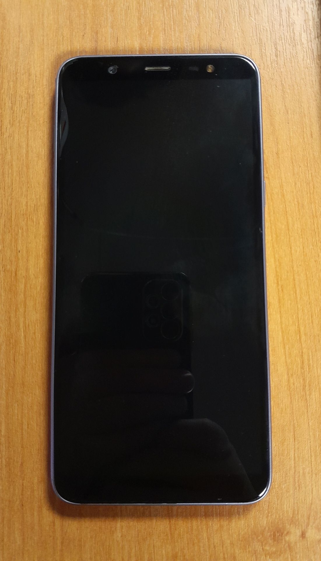 Продам Samsung J8