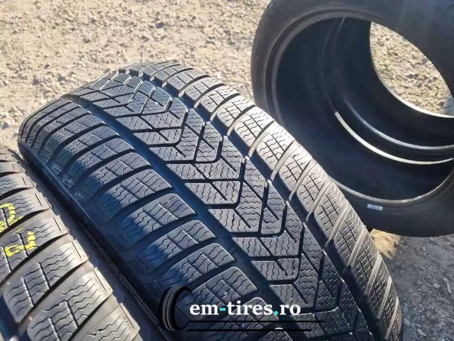 SET 2 Anvelope Iarna 225/40 R19 PIRELLI Sottozero 3 93H