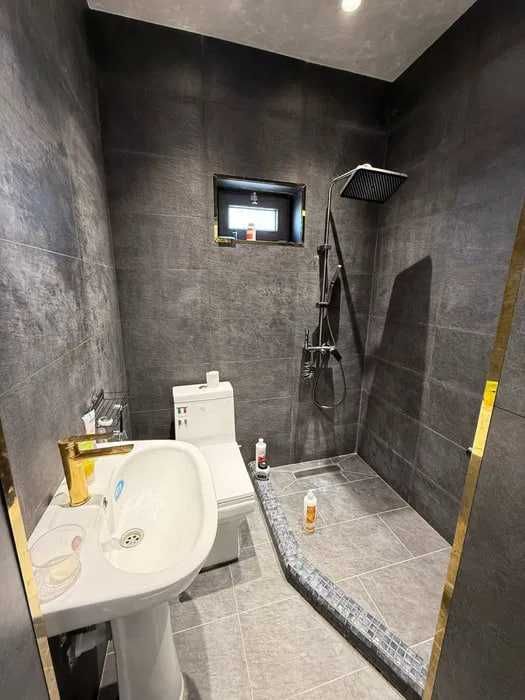 Uchtepa Letiraturniyda 2 etajli 1.5 sotok kottej hovli