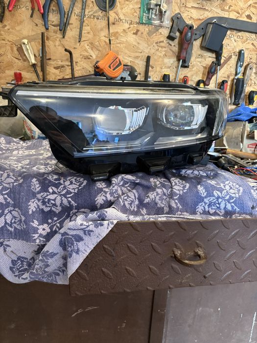 Ляв фар за T-Roc 2019 LED