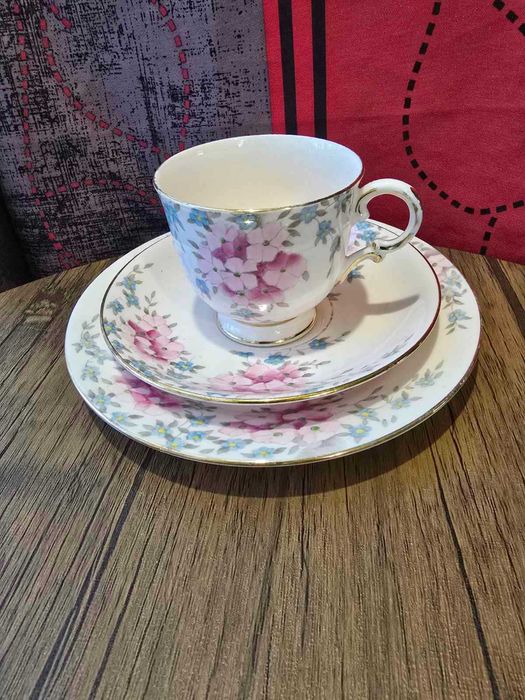 Троен сет розов порцелан