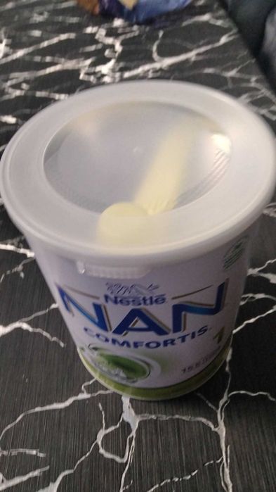 Vând o cutie de lapte praf Nan Confortis 1