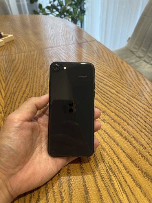 Iphone SE 2020 на 64 gb