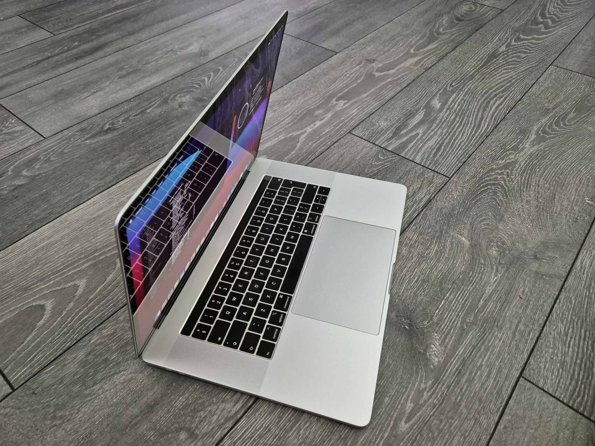 MacBook pro 15", i7  2018, A1990, 500 GB ssd, 16 GB ram, 4 GB video