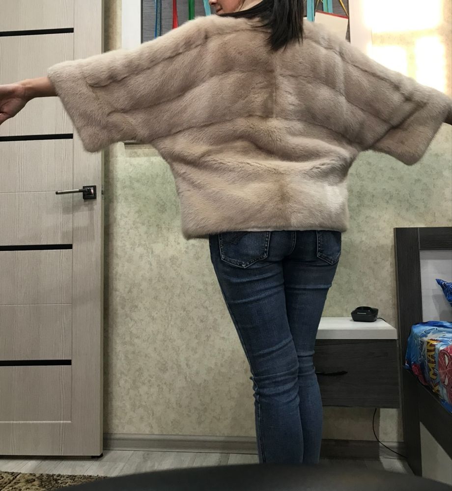 Продам норковую шубу автоледи