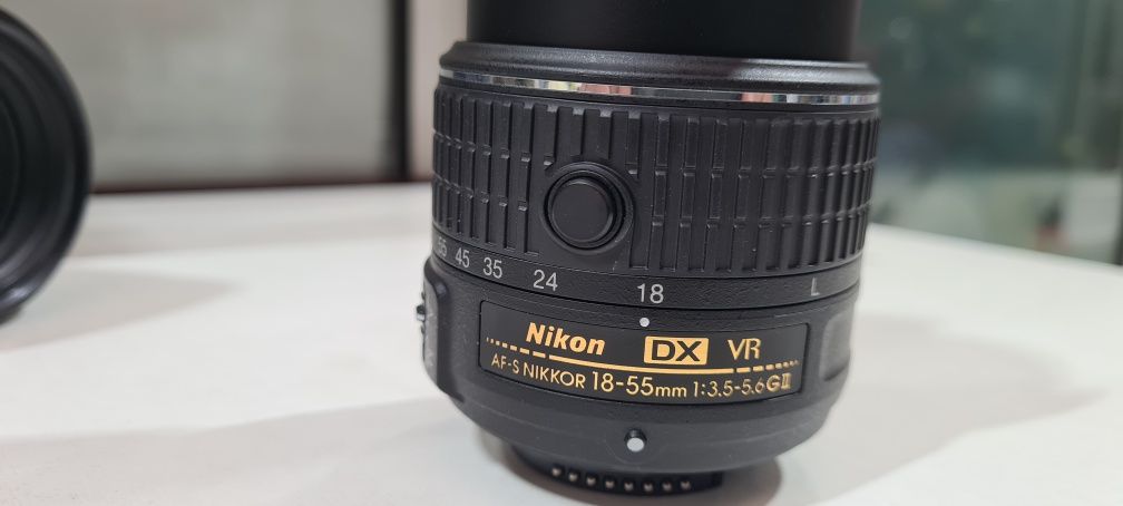 Aparat foto DSLR Nikon D3200 plus 2x obiective 70-210 si 18-55