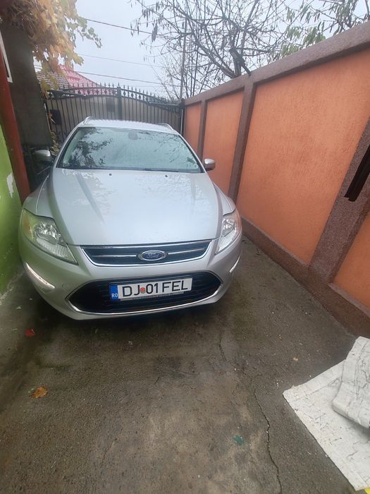 Vând Ford Mondeo brek - 2013 - benzina 1.6