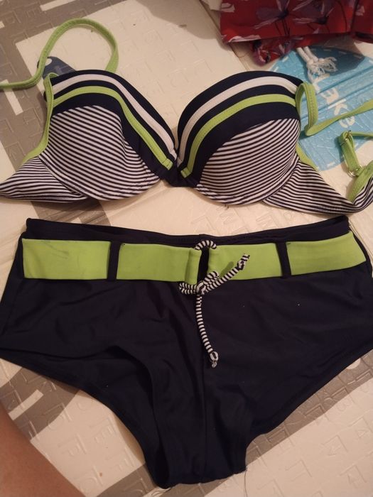 Продам женский купальник