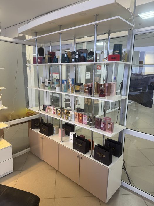 Полки для бутика