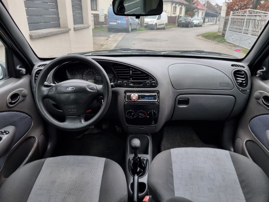 Vând Ford Fiesta IV Facelift Motor 1.3 benzina înmatriculat