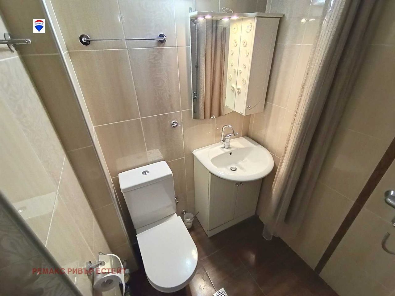 Продава се Тристаен апартамент в Русе, Централен кооп. пазар - 90 кв.м за 1277 €/кв.м - Снимка #7