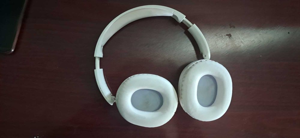 Simsiz naushnik. Simsiz quloqchin