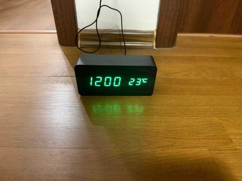 Ceas De Birou Cu LED, Wood Style, Afisare Temperatura, Data, Lemn Maro