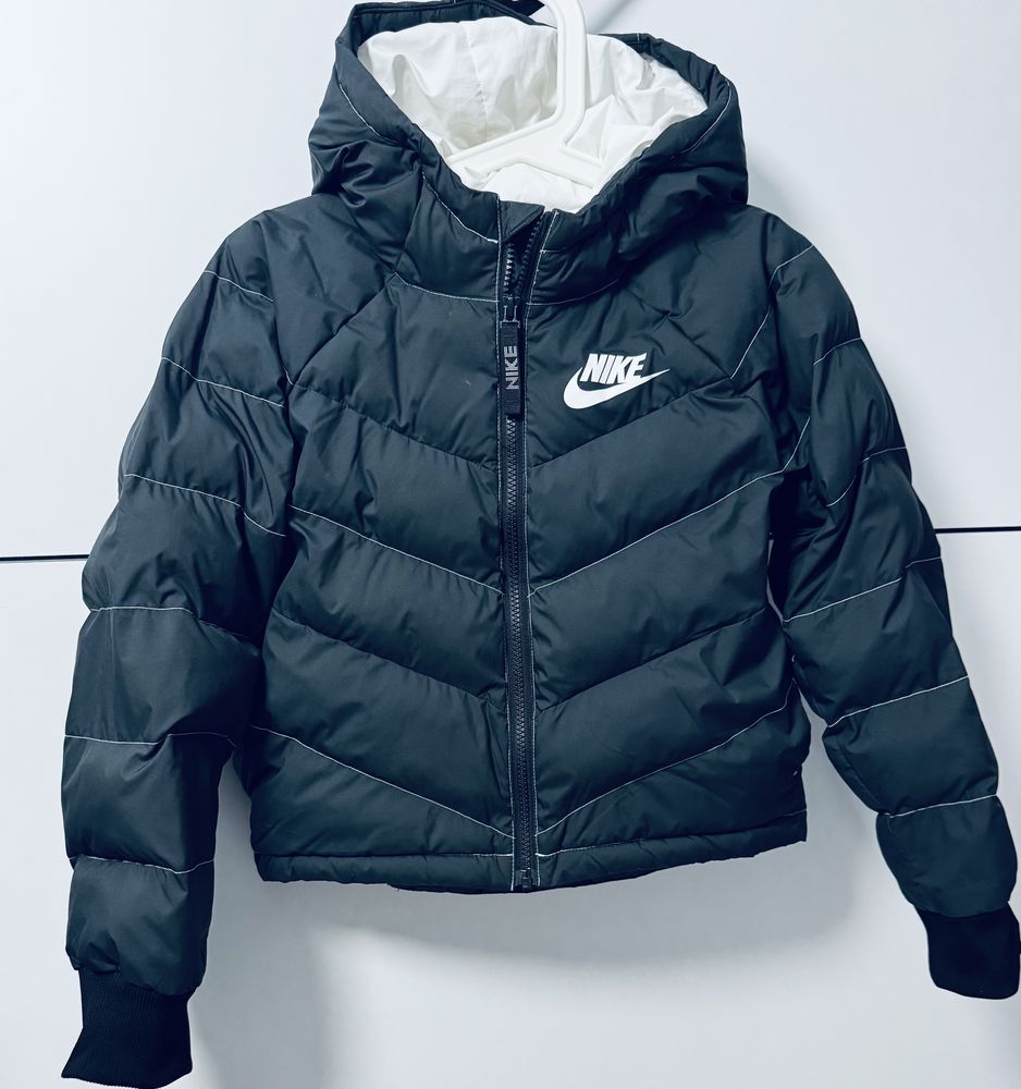 Оригинално яке Nike 137-146см