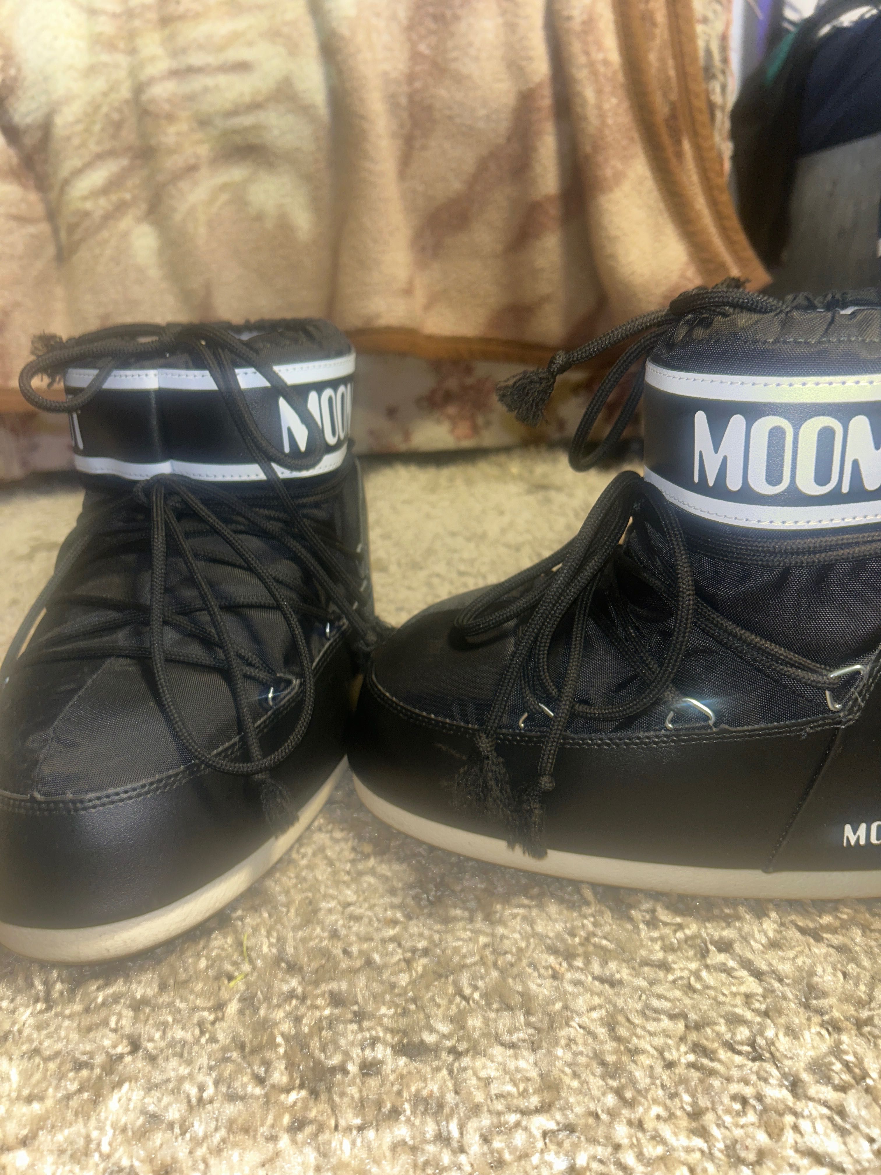 Moon boots de vanzare