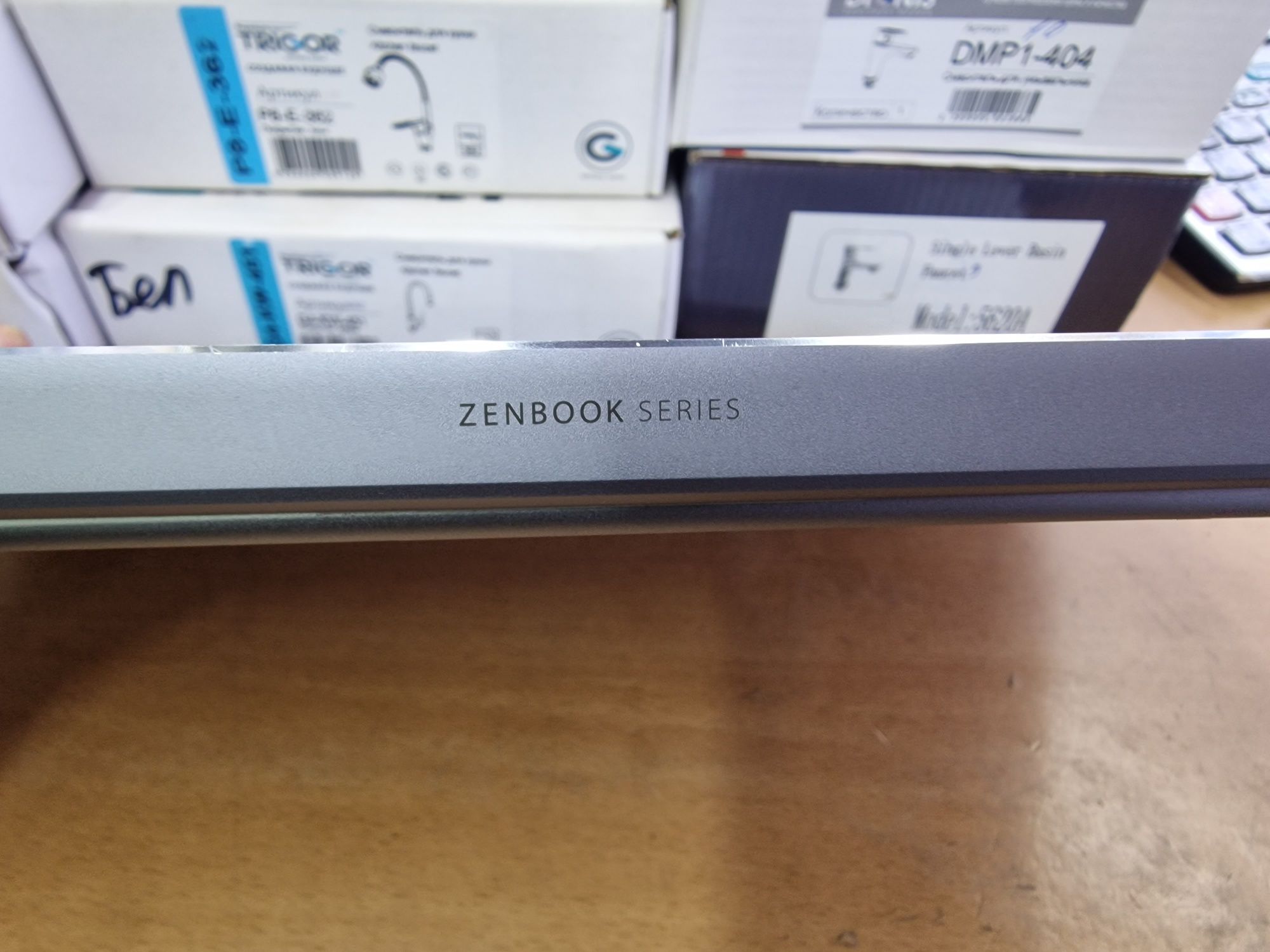 Asus zenbook продам.