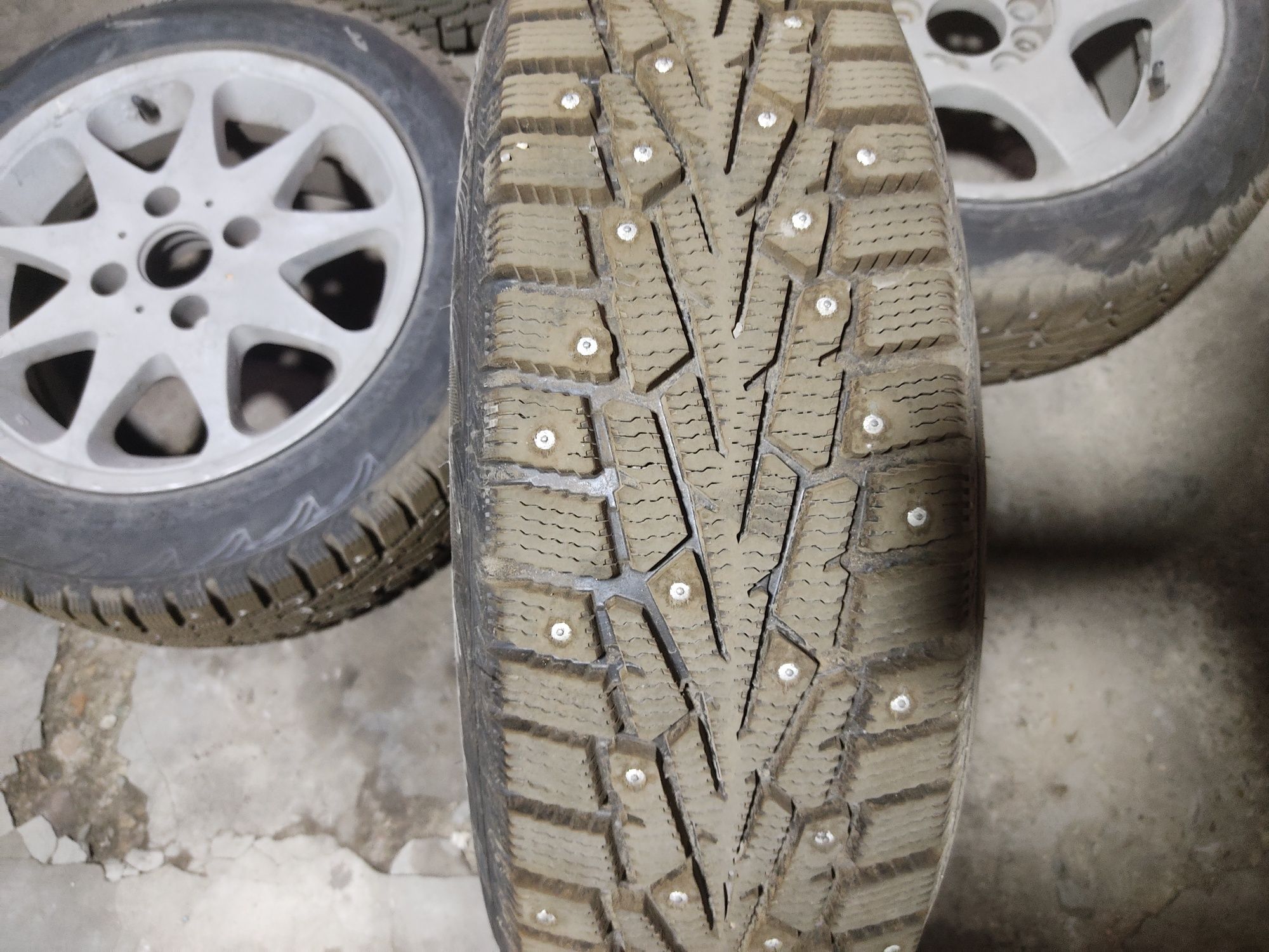 Диски с зимней резиной  Cordiant Snow Cross 185/60 R15 84T с шипами