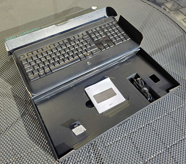 Tastatura Logitech K800, Wireless, Iluminata
