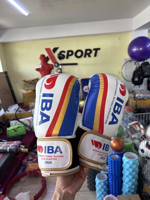 Боксерские перчатки кожа