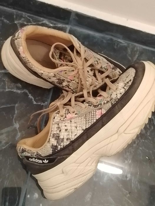 Дамски маратонки Adidas 38 номер