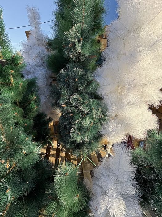 Коледни изкуствени елхи