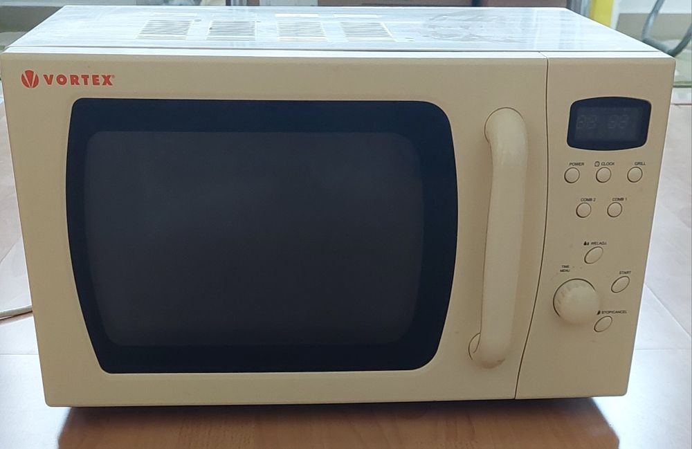 Cuptor cu microunde Vortex