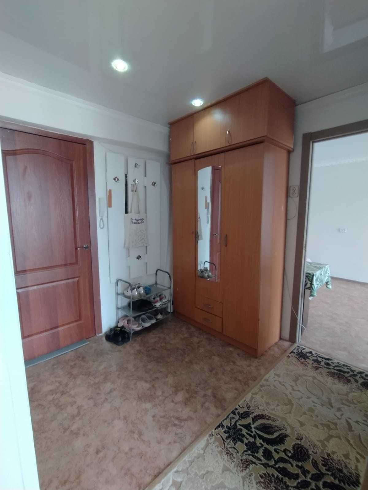 Продам 2-х ком.Город возле маг.Юбилейный ,кирпич дом,комнаты раздельно