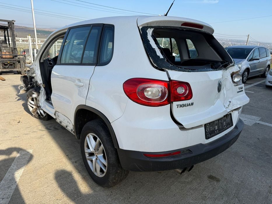 Dezmembrez / Dezmembrari / Piese / Accesorii Vw tiguan alb 2011 1.4 tsi CAXA volan stanga
