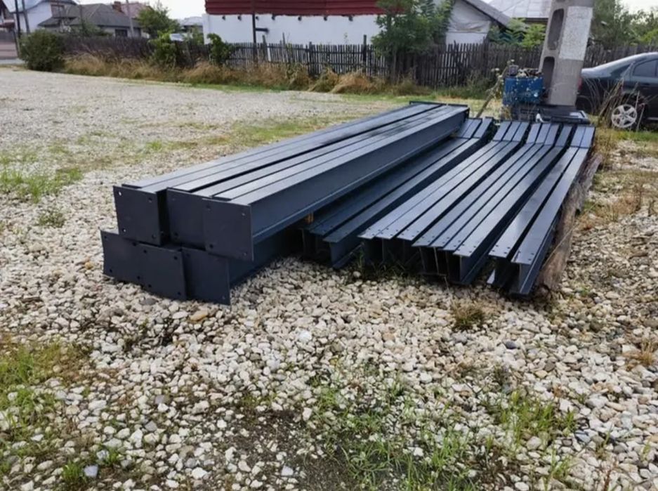 Am o structura metalică 10x20x4 3000€