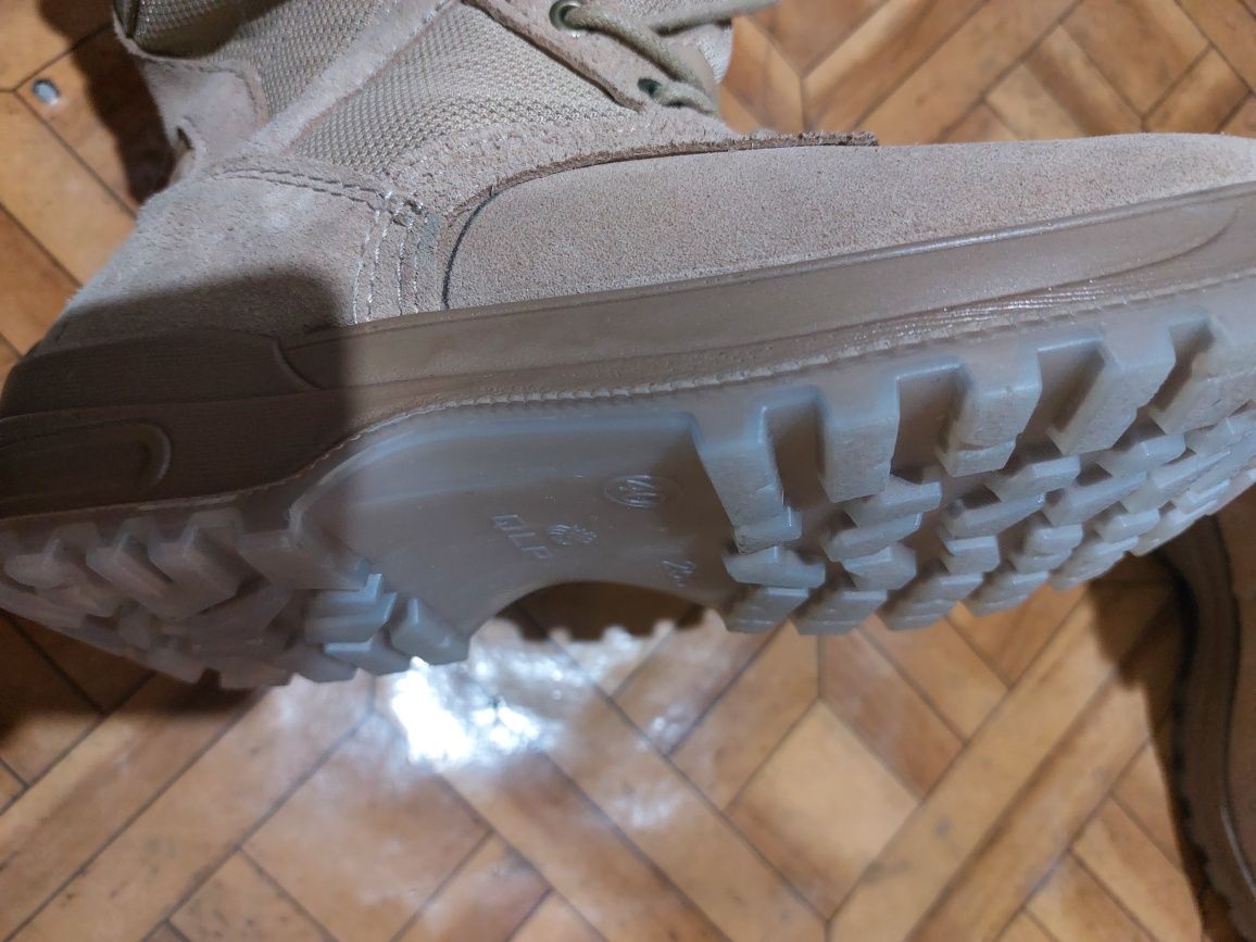 Продам берцы новый