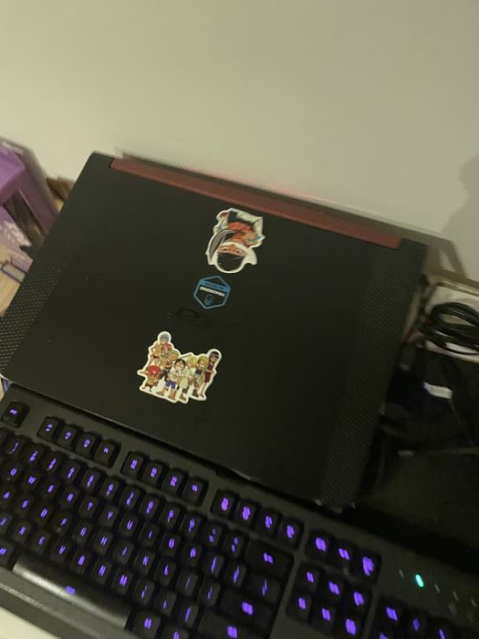 Vand laptop gaming Acer Nitro (negociabil)