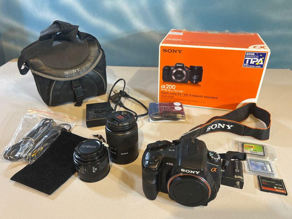Фотоапарат Sony a200 + два обектива