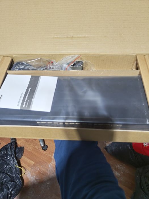 Switch edimax es 1024 cu 24 porturi 10/100Mbit/s