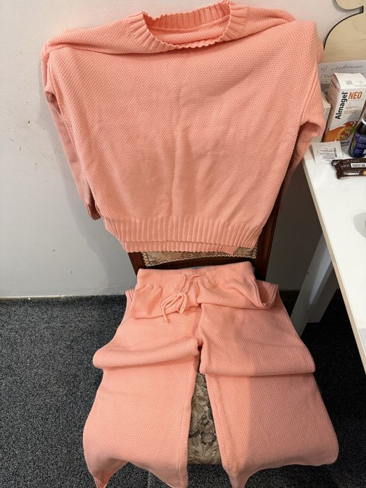 Вязаный костюм новый