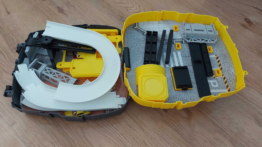 Куфар - писта за коли