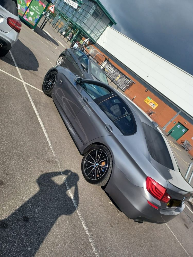 Dezmembrez bmw f10 M pachet motor trager capota bara far usa portiera