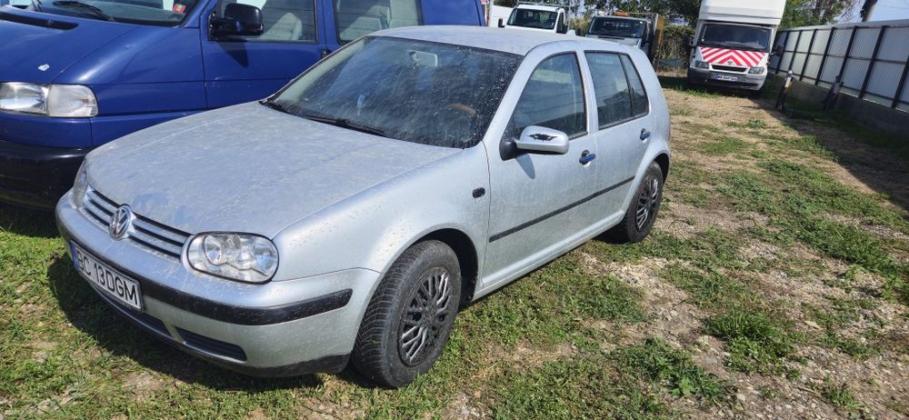 Dezmembrez golf 1.4 benzina