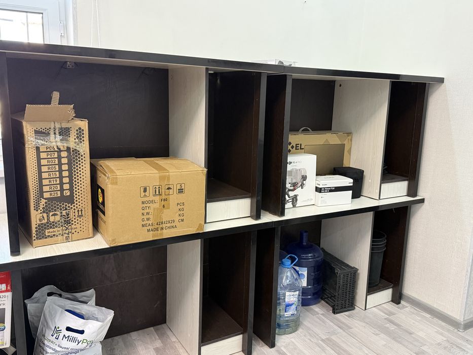 Ofis mebellari sotiladi! 4 ta Kampyuterni 1 ta katta stol 1ta tumbochk