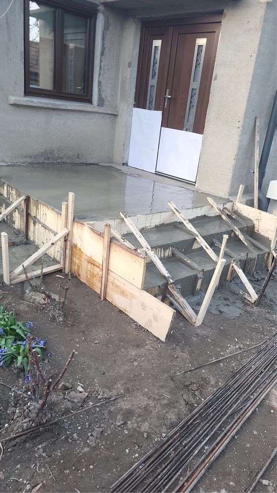 Meserias in constructii/Amenajari interioare/exterioare/Case la roșu